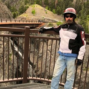 Meet your Posher, Mark